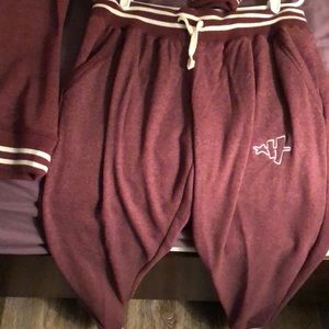 Women’s art history sweat suit